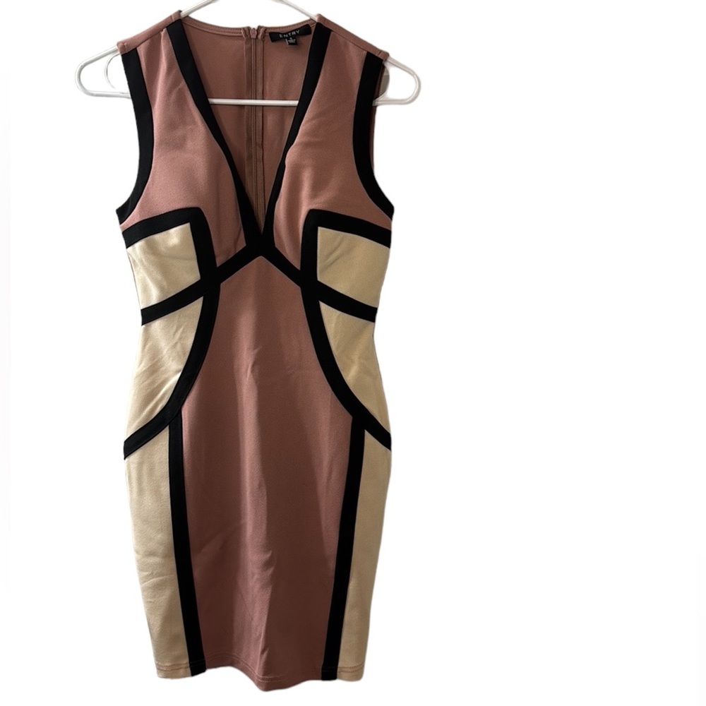 classy low cut stretchy small dress zips in the back